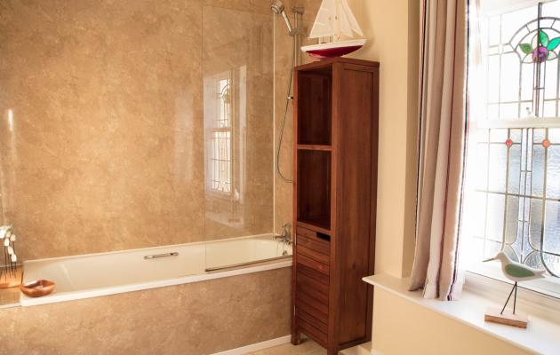 Harbourside bathroom